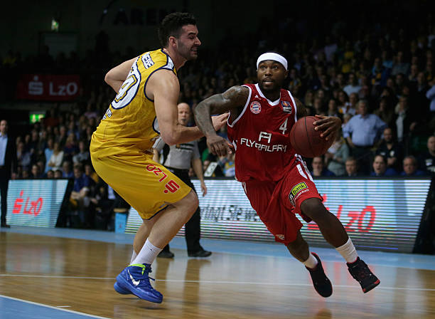 威少在关键 威少在关键