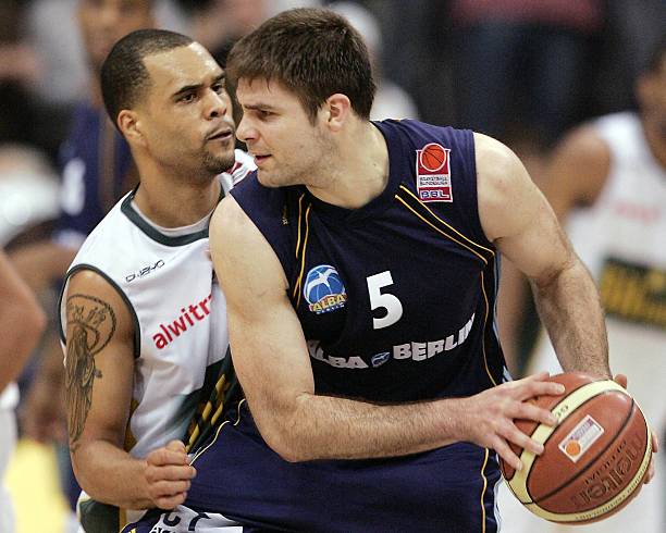 新疆男篮展 新疆男篮展